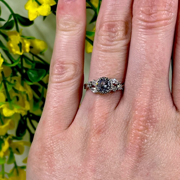 925 Sterling Silver Crystal Art Deco Style Ring Size 6 - Picture 1 of 8